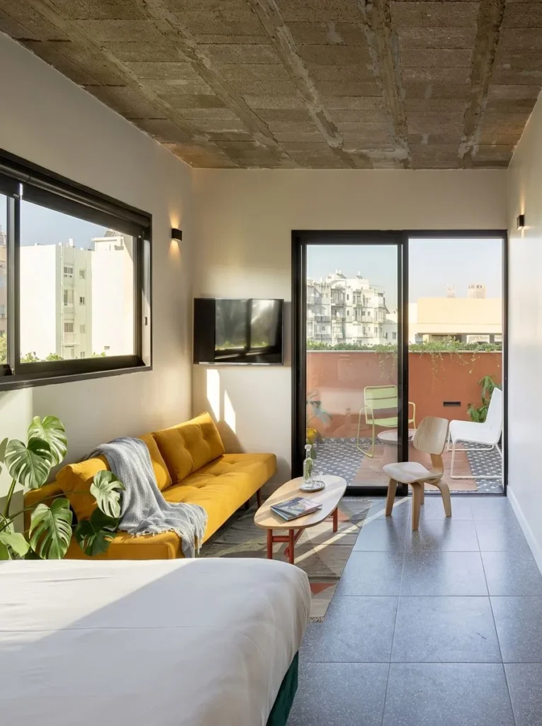 מלון הסוואנה מרשת מלונות לוגין - מקום לינה עם מרחב מוגן בתל אביב לזוגות ולמשפחות