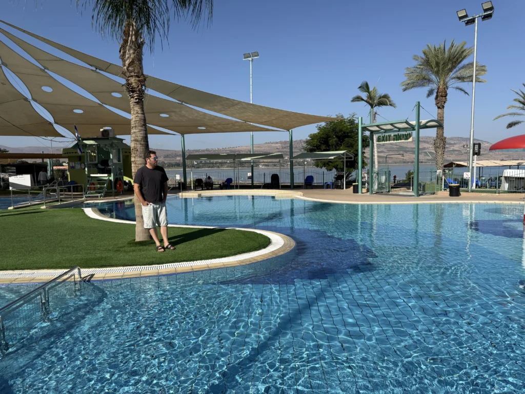 בריכת כפר נופש מעגן עדן עמק הירדן