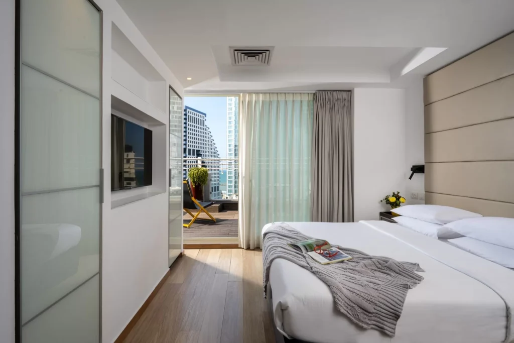 Penthouse-Suite-01