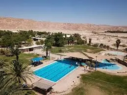 אירוח כפרי עם בריכה בארץ - קיבוץ לוטן